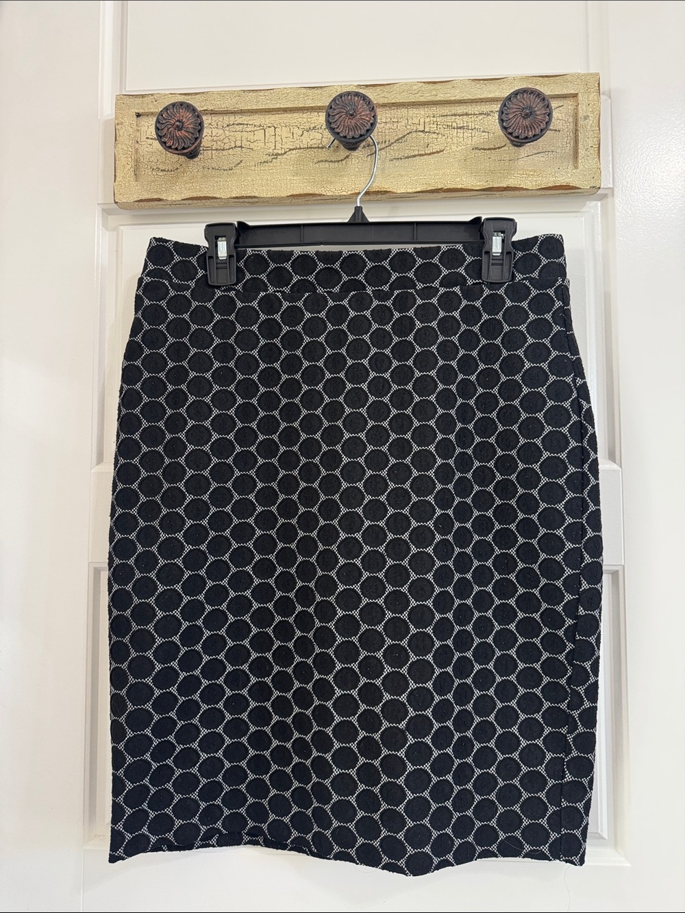 💕 ELLE Black Pencil Skirt with Gray Geometric Dots ✨